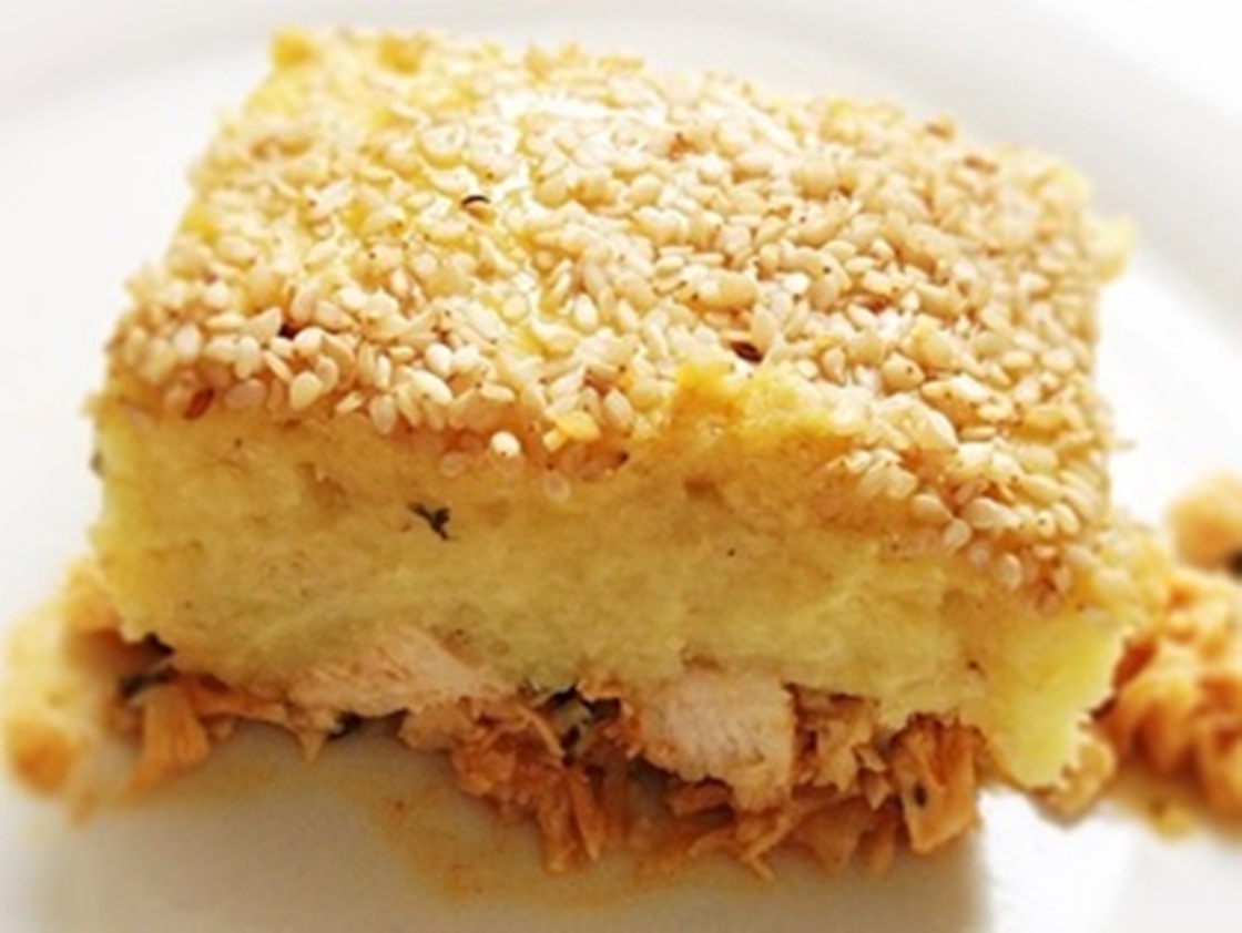 Ir para  <ul>
	<li>1 kg de batata doce cozida e espremida</li>
	<li>1 kg de peito de frango cozido e desfiado</li>
	<li>Temperos a gosto (sal, alho, cebola, or&eacute;gano, pimenta cayena, p&aacute;prica doce...
